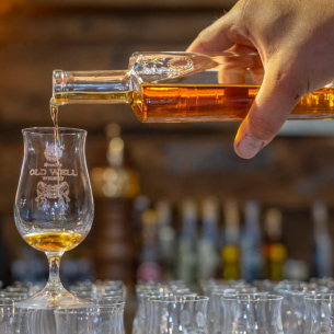Svach's OLD WELL Whisky